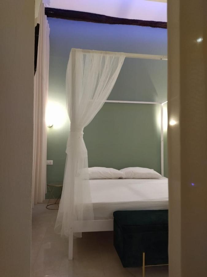 Relais Torre Gloria Bed & Breakfast Наполи Екстериор снимка