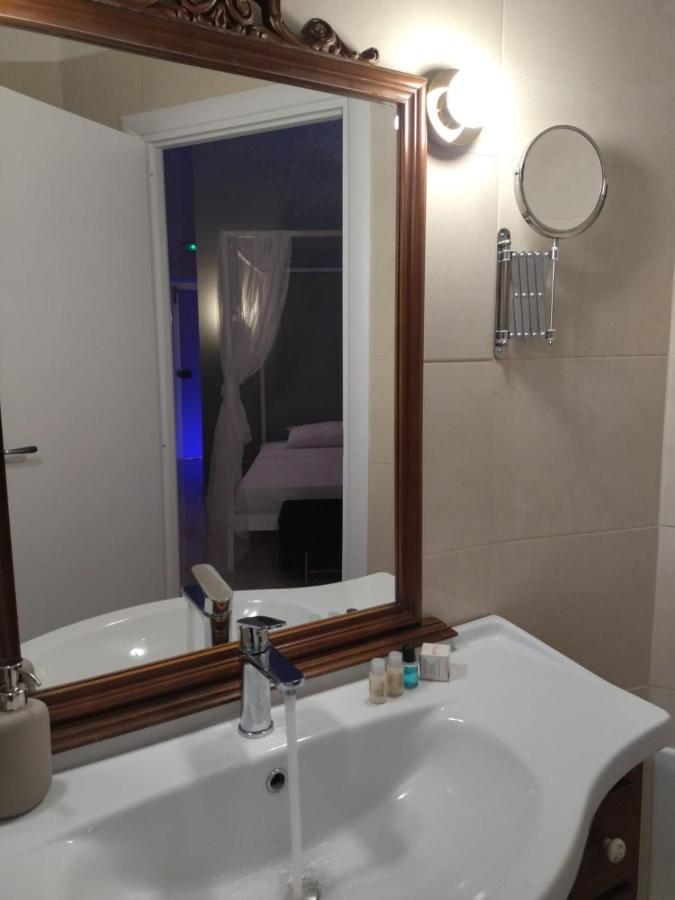 Relais Torre Gloria Bed & Breakfast Наполи Екстериор снимка
