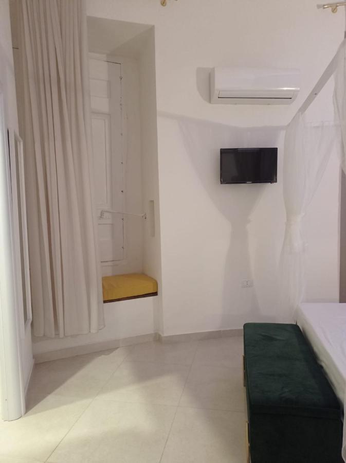 Relais Torre Gloria Bed & Breakfast Наполи Екстериор снимка