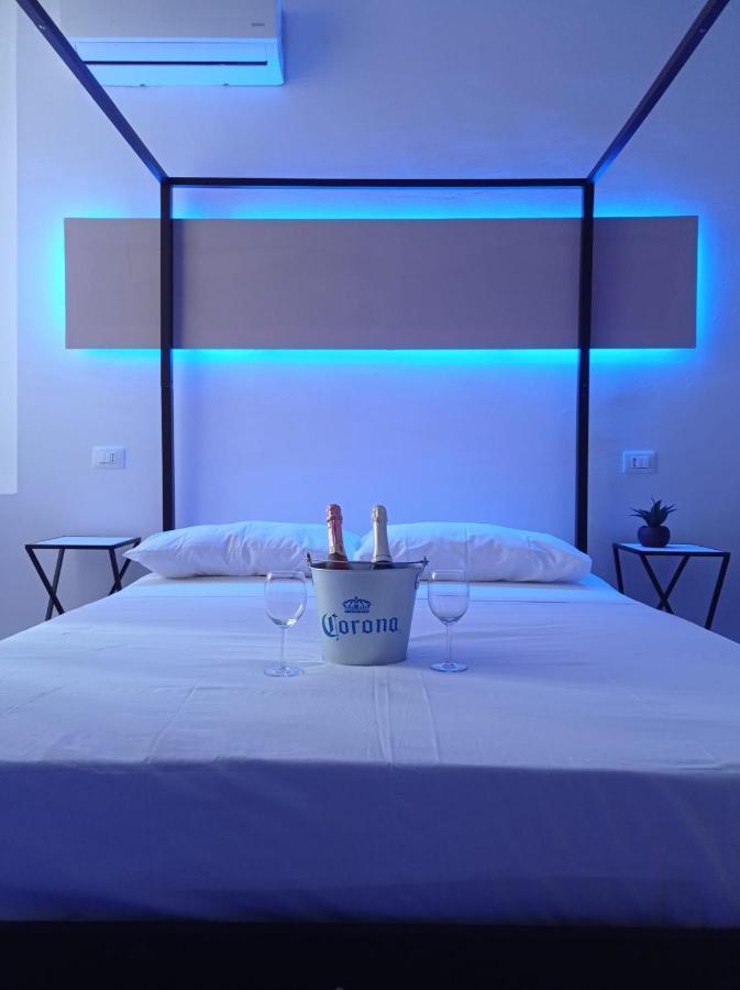 Relais Torre Gloria Bed & Breakfast Наполи Екстериор снимка
