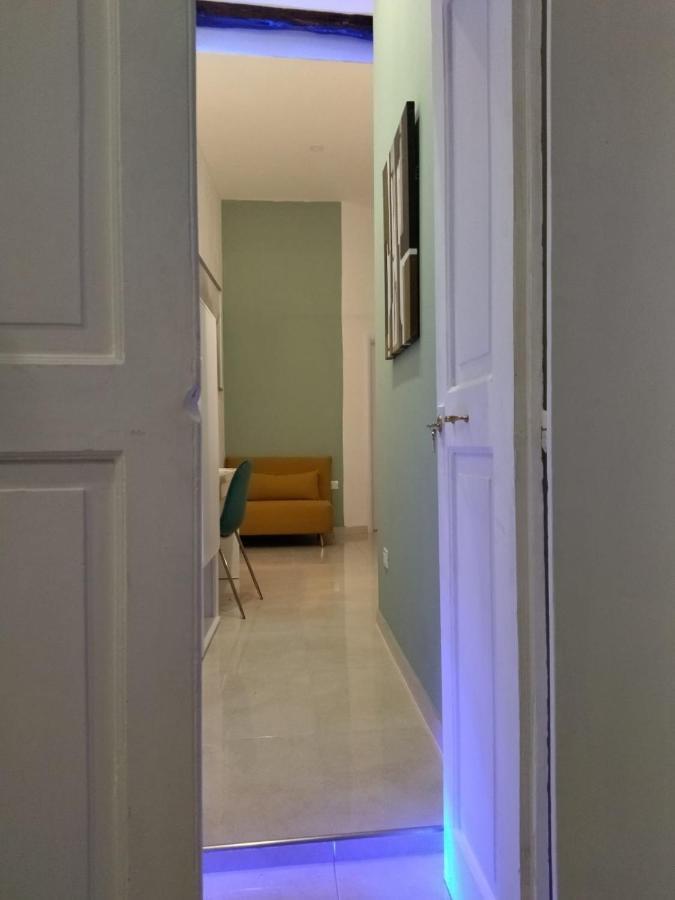 Relais Torre Gloria Bed & Breakfast Наполи Екстериор снимка