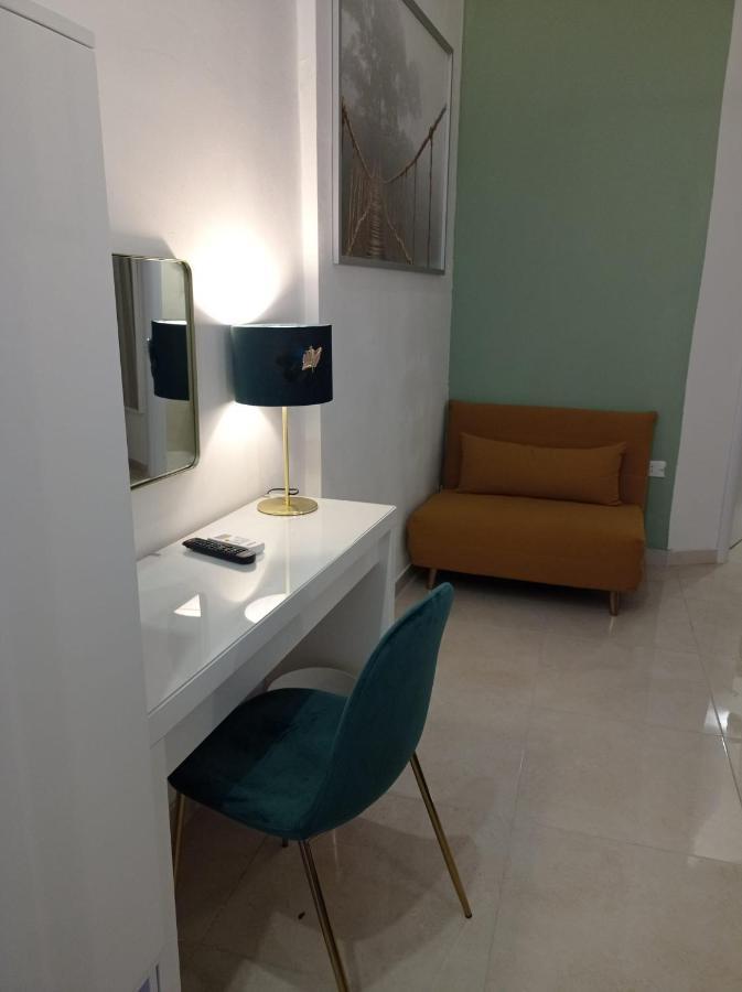 Relais Torre Gloria Bed & Breakfast Наполи Екстериор снимка