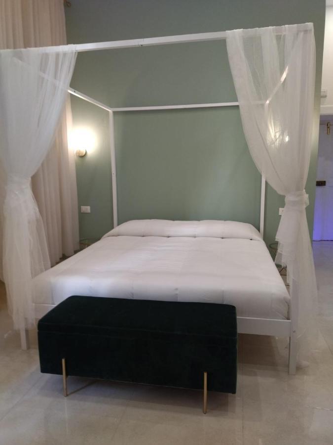 Relais Torre Gloria Bed & Breakfast Наполи Екстериор снимка