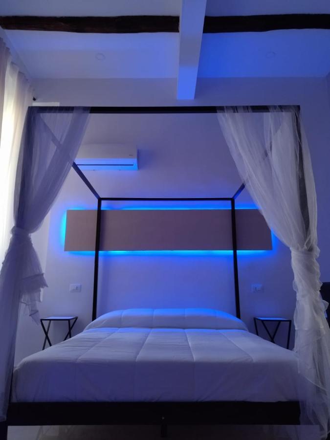 Relais Torre Gloria Bed & Breakfast Наполи Екстериор снимка