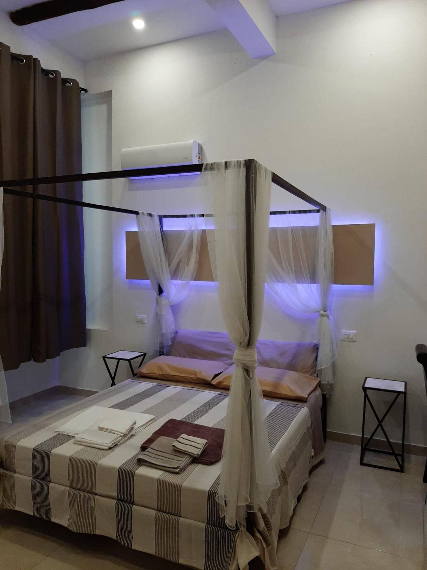 Relais Torre Gloria Bed & Breakfast Наполи Екстериор снимка