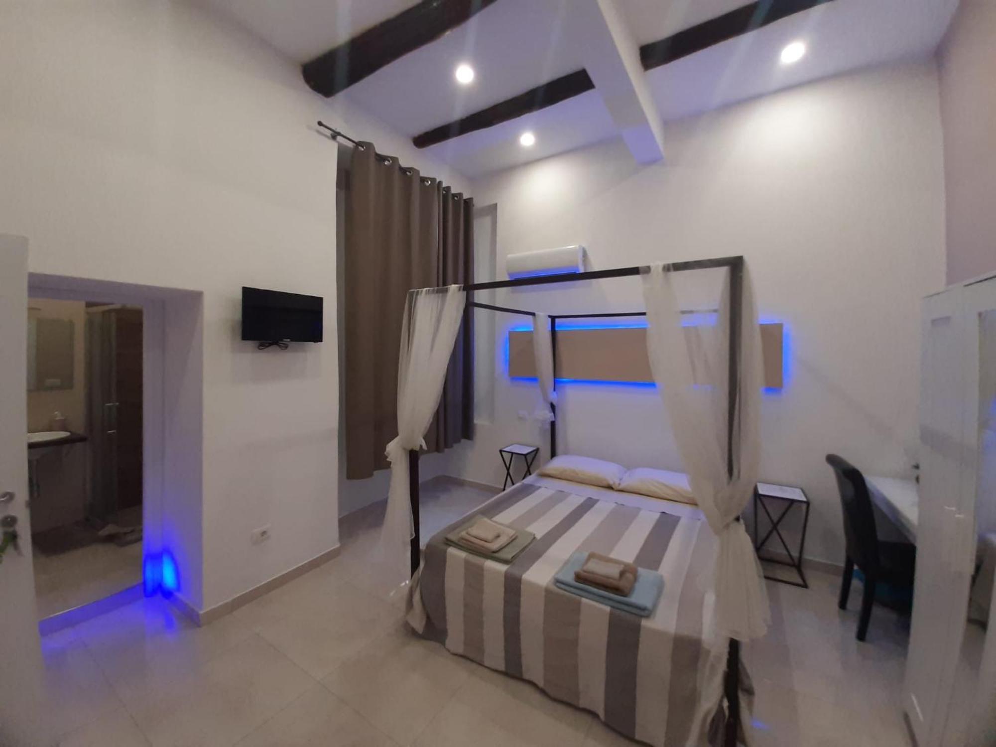 Relais Torre Gloria Bed & Breakfast Наполи Екстериор снимка