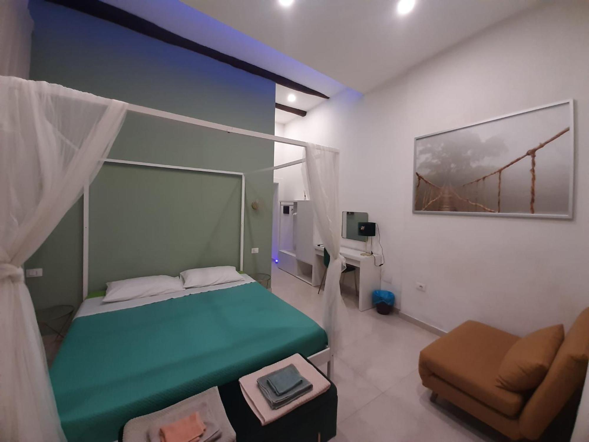 Relais Torre Gloria Bed & Breakfast Наполи Екстериор снимка